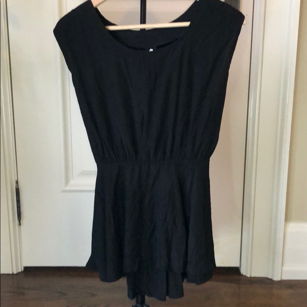 Black top with back details M